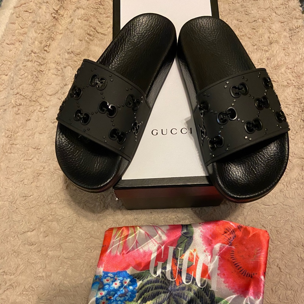 Gucci slides